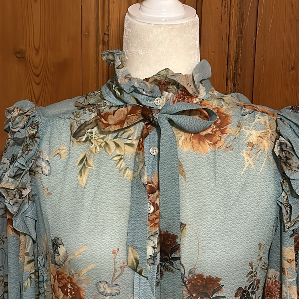 ICONS  Aqua Floral Print Top. Small - Picture 2 of 8